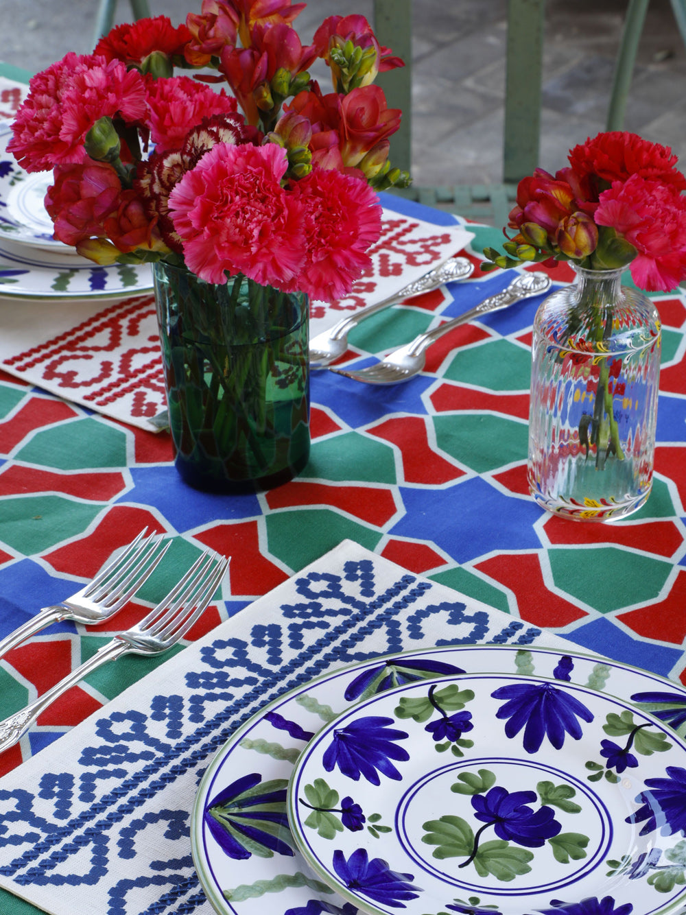 Dahlia Table Cloth